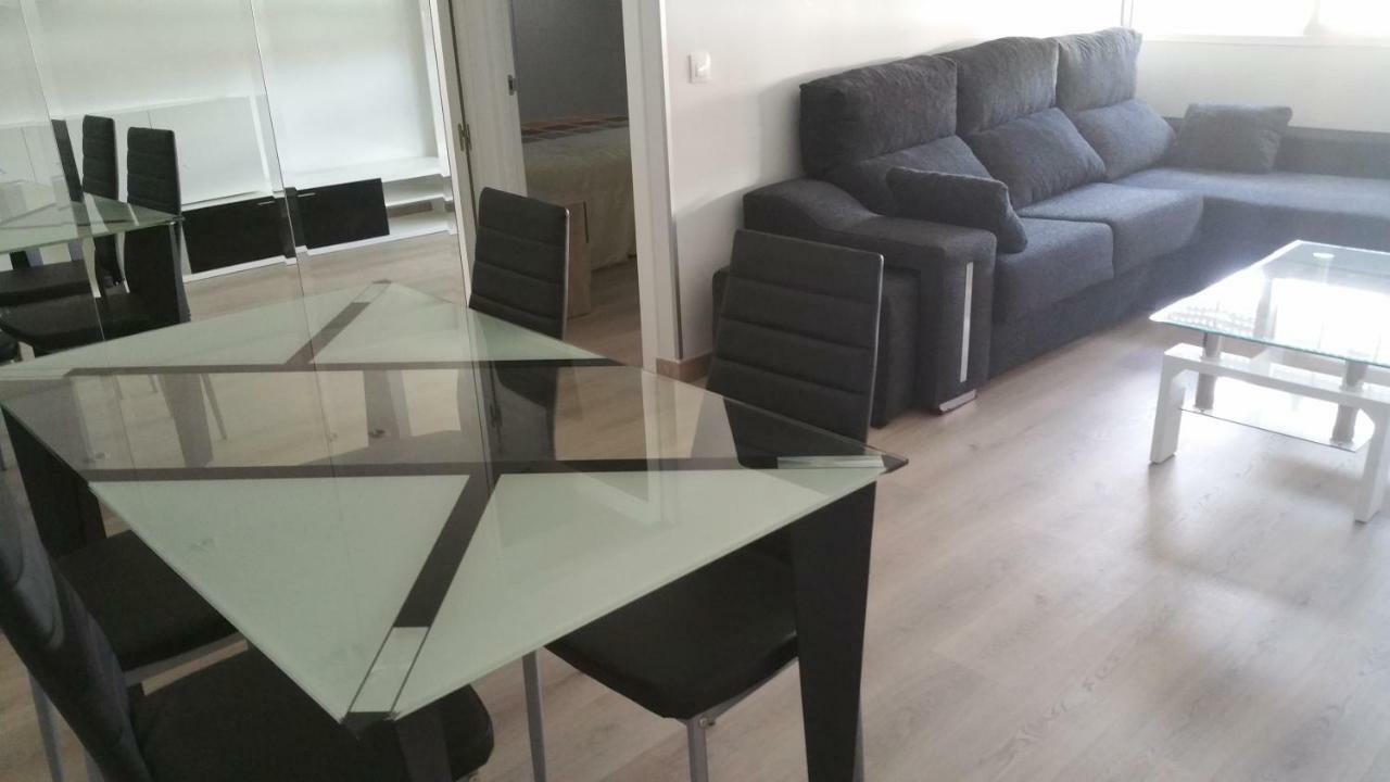 Apartamentos La Vaguada Suites Madrid Luaran gambar