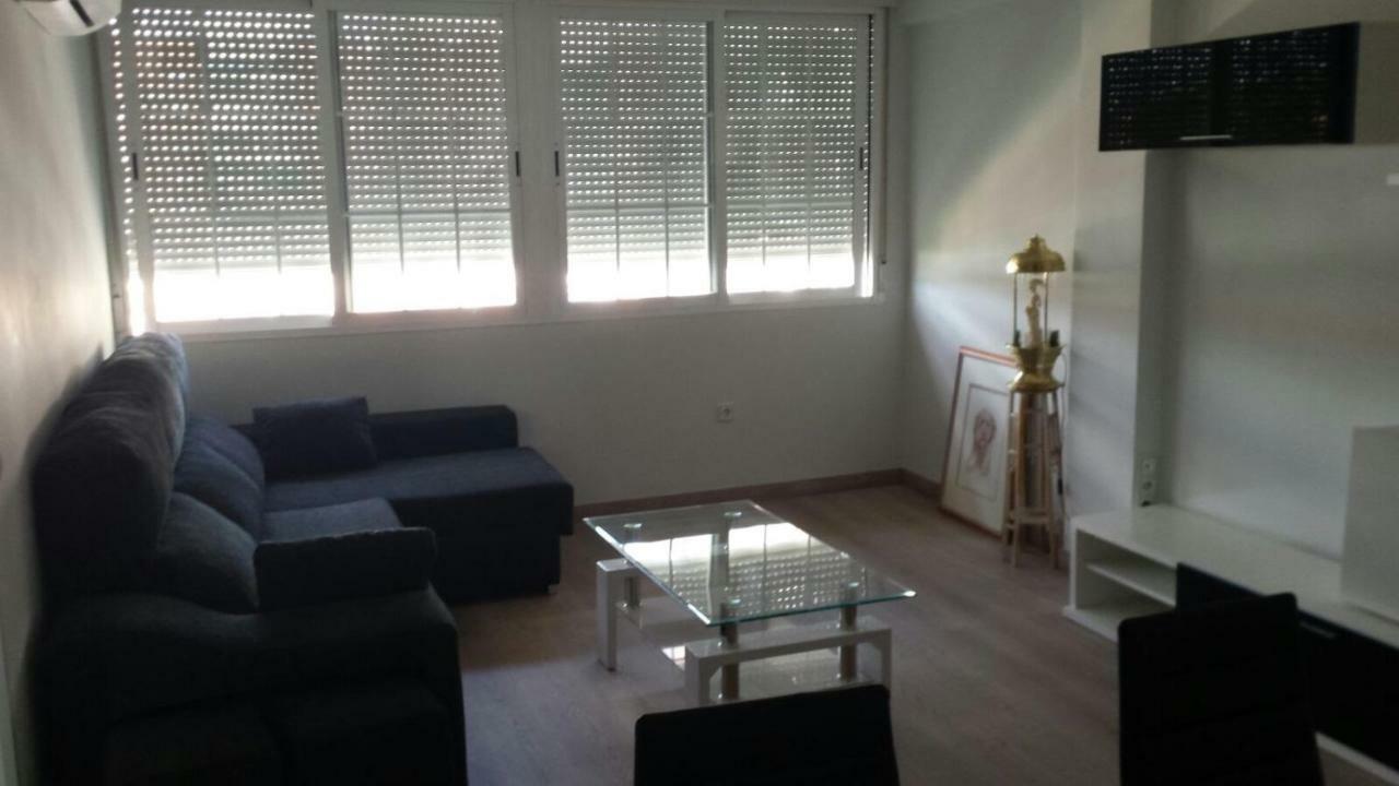 Apartamentos La Vaguada Suites Madrid Luaran gambar