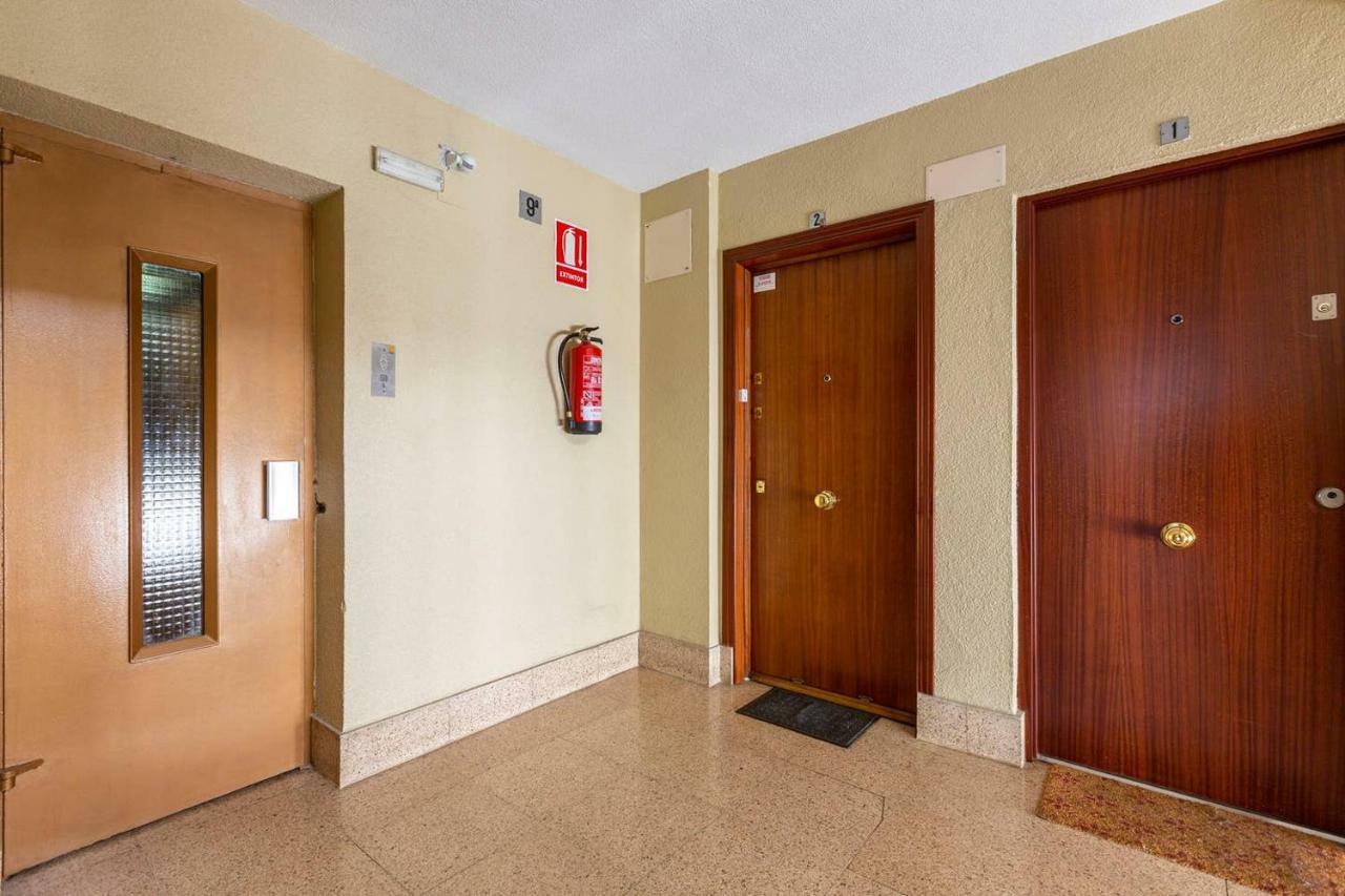 Apartamentos La Vaguada Suites Madrid Luaran gambar